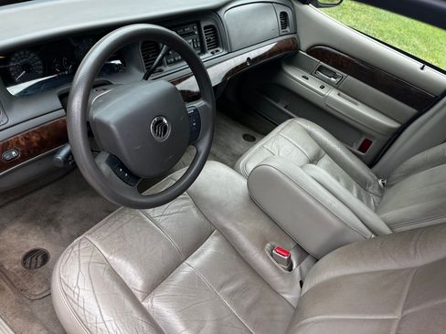 Used 2008 Mercury Grand Marquis GS RWD image 8