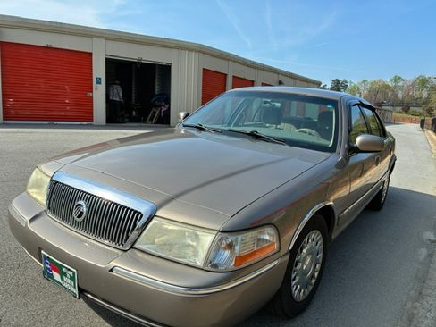 Used 2003 Mercury Grand Marquis GS image 1