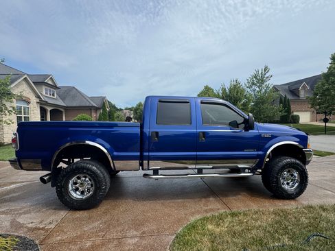 Used 2003 Ford F350 Lariat AWD/4WD image 2