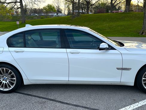 Used 2014 BMW 740Li image 1