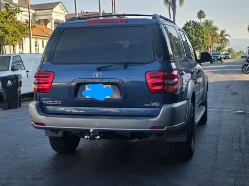 Used 2004 Toyota Sequoia SR5 image 1