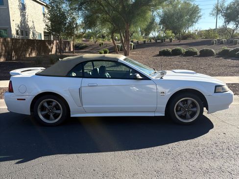 Used 2001 Ford Mustang GT image 2