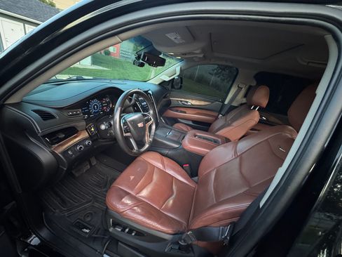 Used 2016 Cadillac Escalade ESV Premium AWD/4WD image 11