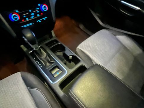 Used 2018 Ford Escape SE image 6