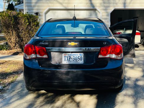 Used 2015 Chevrolet Cruze LT w/ Sun And Sound Package image 5