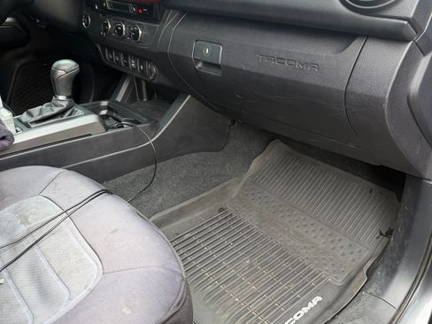 Used 2017 Toyota Tacoma TRD Sport RWD image 20