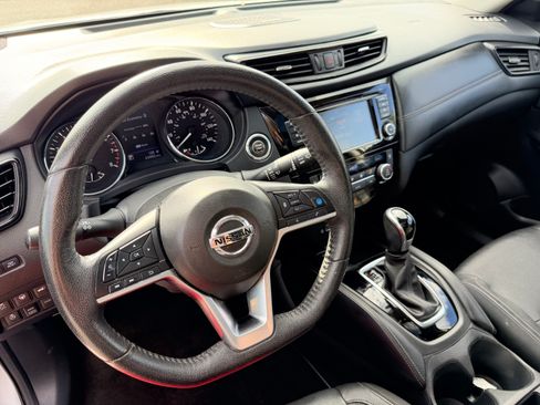 Used 2020 Nissan Rogue SL w/ Premium Package image 15