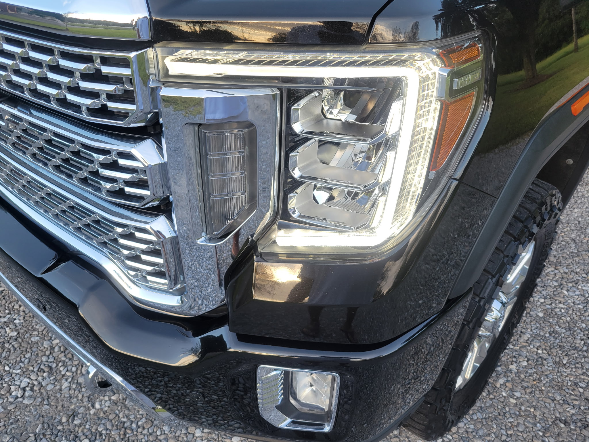 Used 2023 GMC Sierra 2500 Denali w/ Denali Black Diamond Edition AWD/4WD image 19