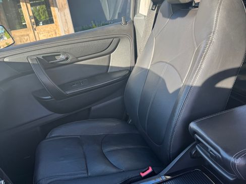 Used 2016 Chevrolet Traverse LT image 12
