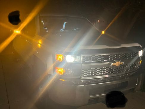 Used 2019 Chevrolet Silverado 2500 W/T w/ WT Convenience Package RWD image 18