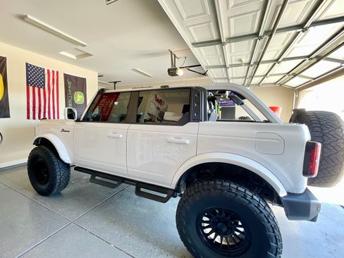 Used 2023 Ford Bronco Wildtrak image 8