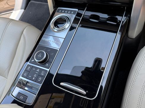 Used 2017 Land Rover Range Rover HSE image 21