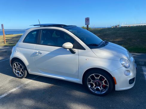 Used 2012 FIAT 500 Sport w/ Safety & Convenience Pkg FWD image 2