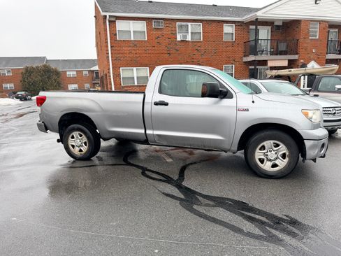 Used 2010 Toyota Tundra 4x4 Regular Cab Long Bed image 2