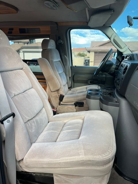 Used 2013 Ford E-150 and Econoline 150 w/ Commercial Cargo Van Pkg RWD image 10
