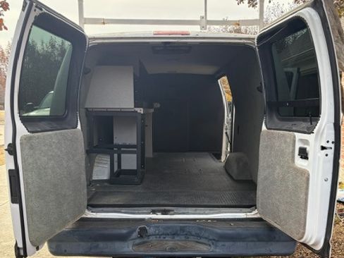 Used 2010 Ford E-250 and Econoline 250 Extended image 5