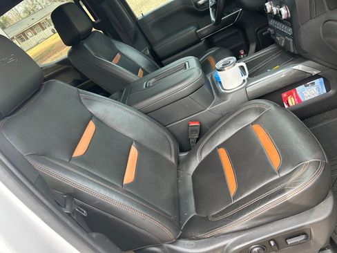 Used 2020 GMC Sierra 1500 AT4 w/ AT4 Premium Package AWD/4WD image 9