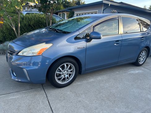 Used 2012 Toyota Prius V Three FWD image 1