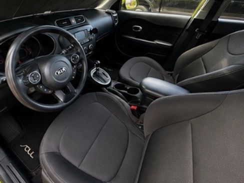 Used 2015 Kia Soul FWD image 6