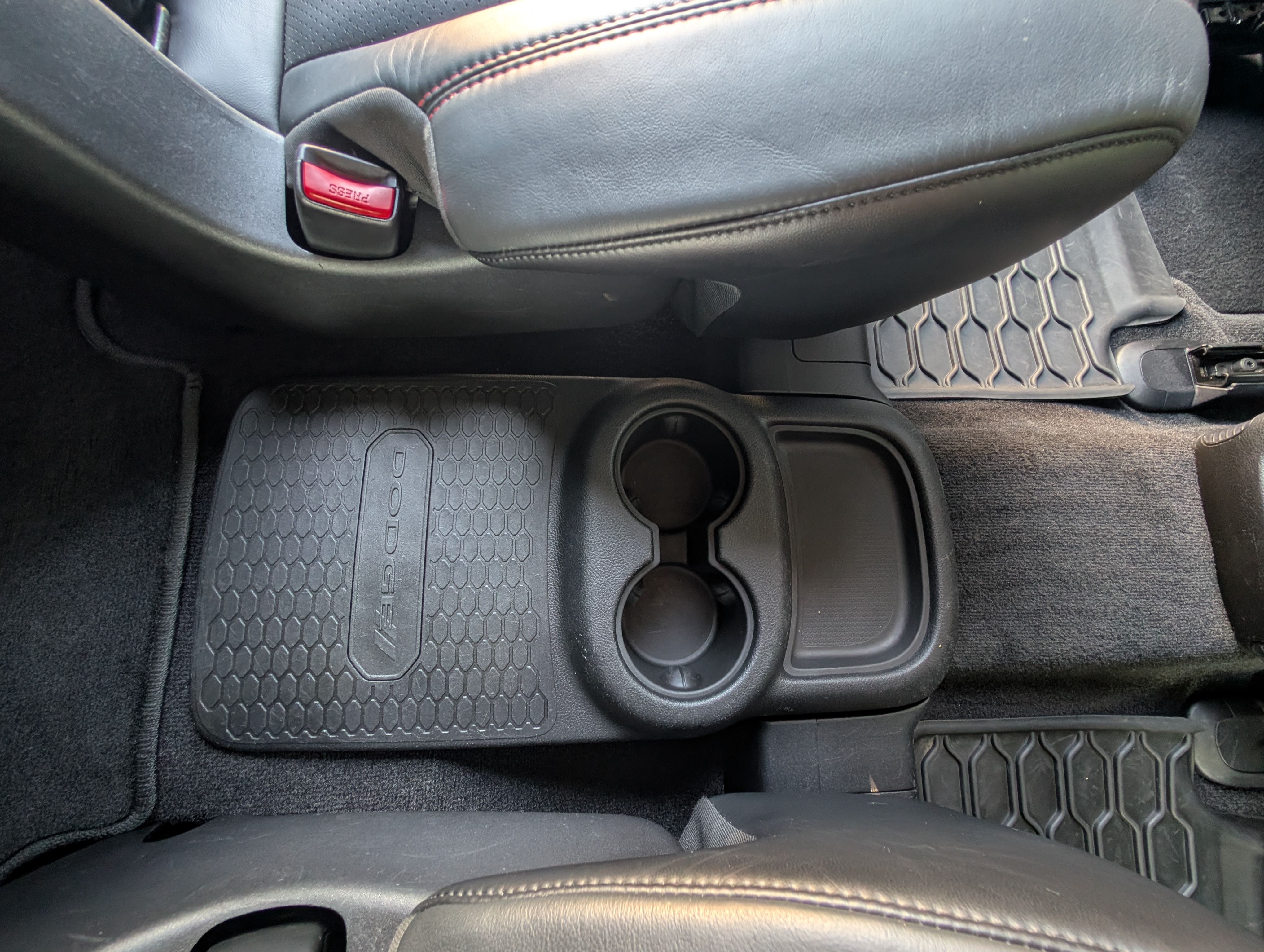 Used 2013 Dodge Durango R/T w/ Leather Interior Group RWD image 30