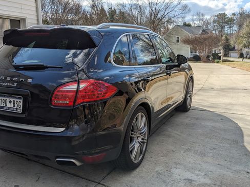 Used 2014 Porsche Cayenne S image 8