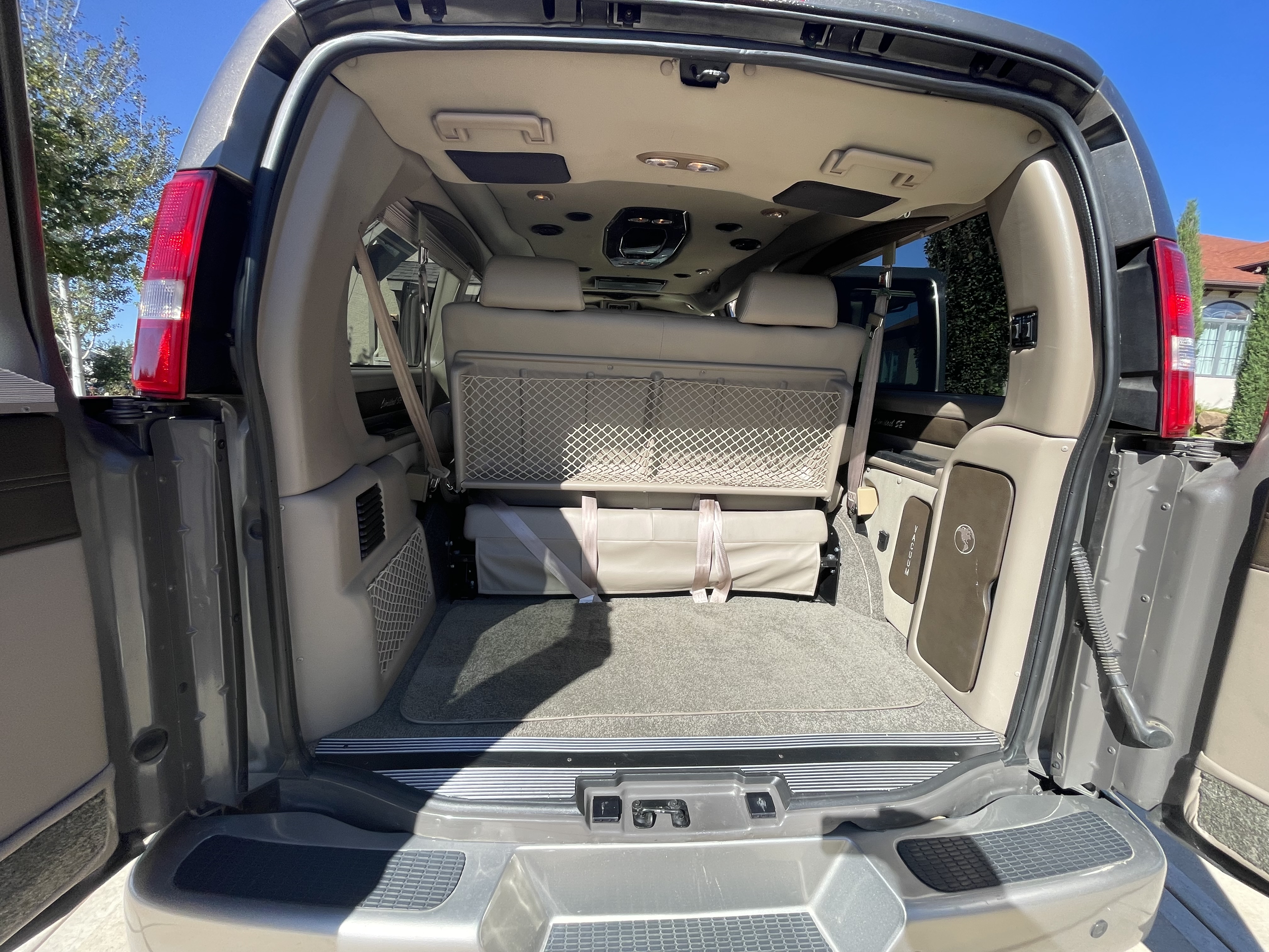 Used 2019 Chevrolet Express 2500 w/ Enhanced Convenience Package RWD image 18
