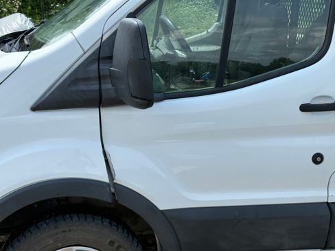 Used 2018 Ford Transit 250 130 Low Roof w/ Exterior Upgrade Package RWD image 5