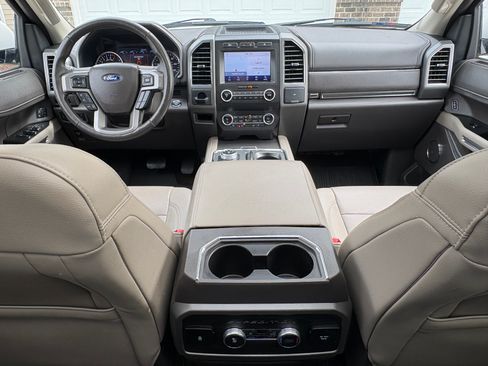 Used 2021 Ford Expedition XLT image 12
