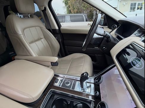 Used 2019 Land Rover Range Rover Sport HSE image 3