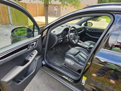 Used 2021 Porsche Macan AWD/4WD image 12