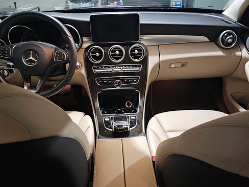 Used 2018 Mercedes-Benz C 300 4MATIC Sedan image 7