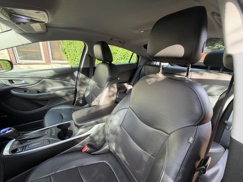 Used 2017 Chevrolet Volt LT w/ Comfort Package image 11