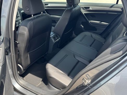 Used 2017 Volkswagen Golf Wolfsburg Edition FWD image 11
