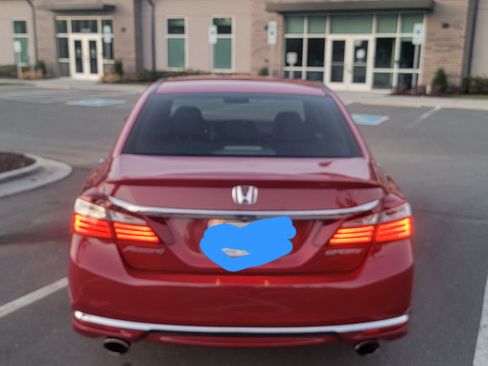 Used 2017 Honda Accord Sport image 12