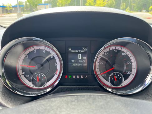 Used 2012 Dodge Grand Caravan R/T w/ Driver Convenience Group FWD image 9