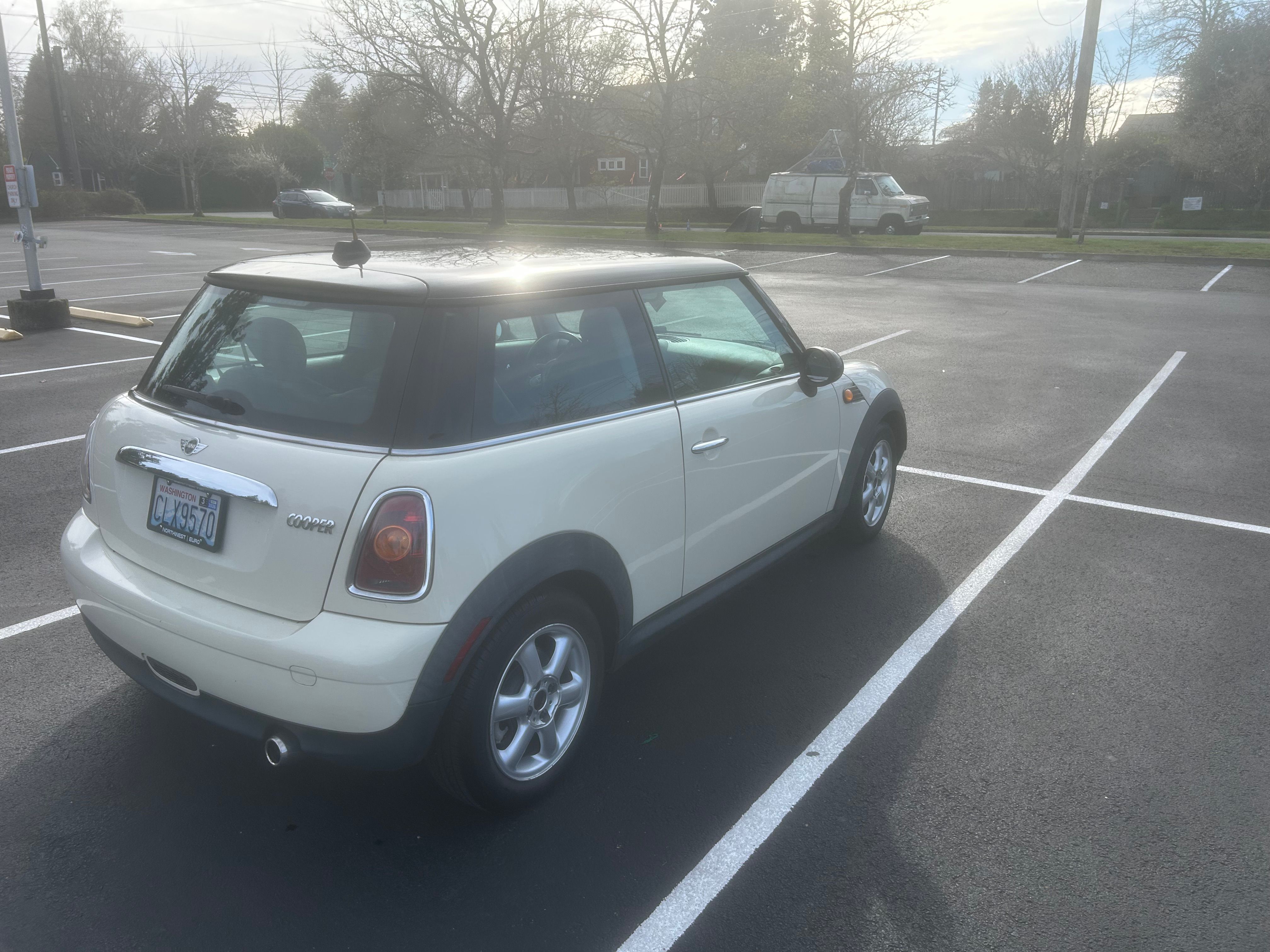 Used 2010 MINI Cooper Hardtop FWD image 14