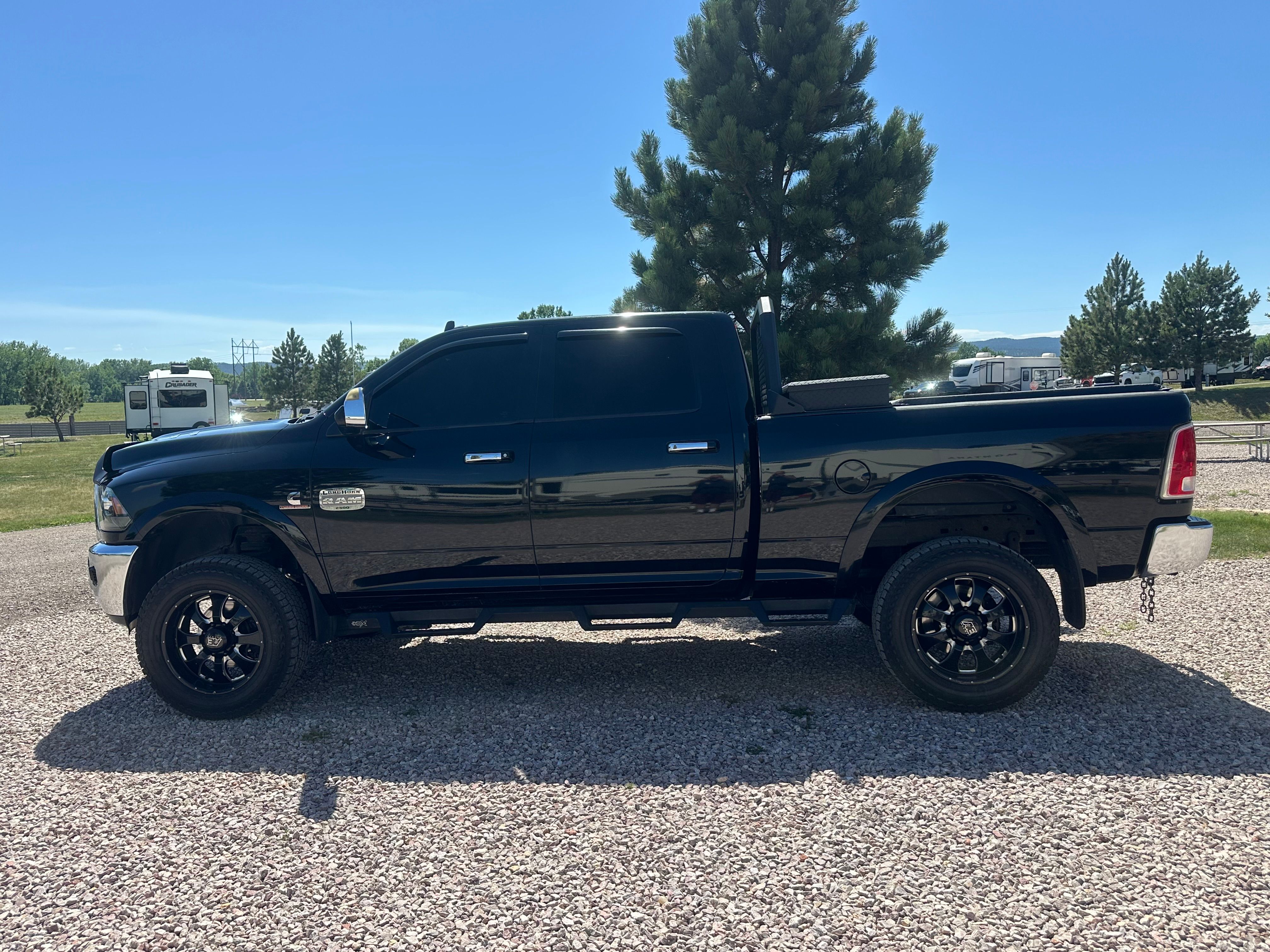 Used 2014 RAM 2500 Longhorn w/ Convenience Group AWD/4WD image 4
