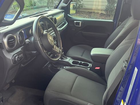 Used 2019 Jeep Wrangler Unlimited Sport S image 6