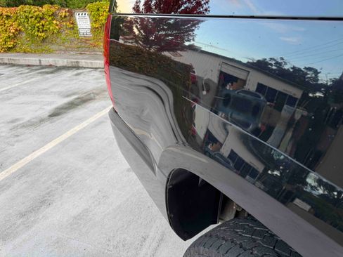 Used 2012 Chevrolet Suburban LT image 6