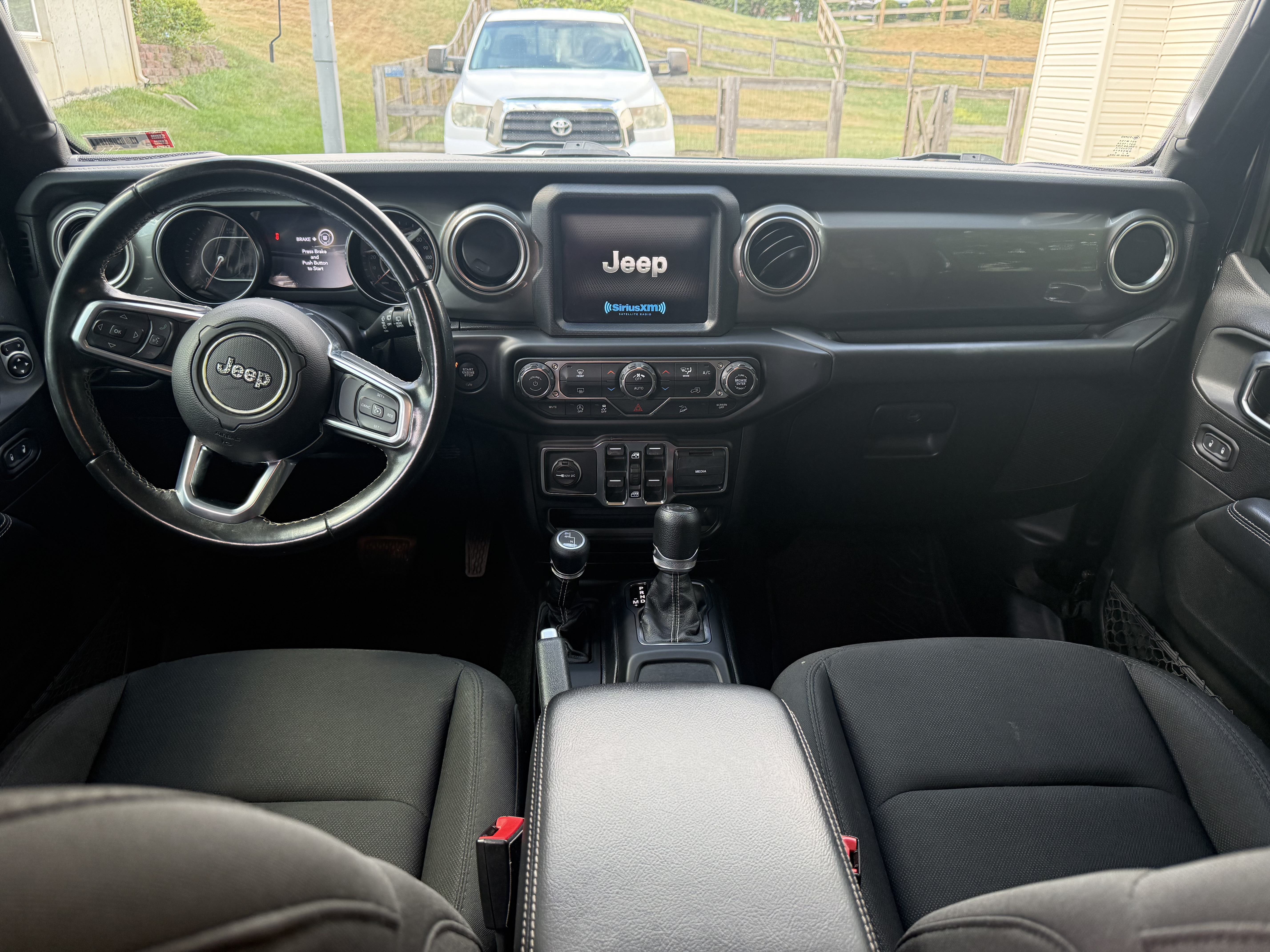 Used 2020 Jeep Wrangler Unlimited Sahara w/ Uconnect 4C Nav & Sound Group AWD/4WD image 10
