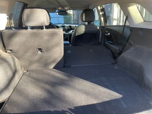 Used 2020 Kia Niro EX image 6