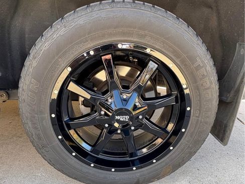 Used 2020 Chevrolet Tahoe LT image 16