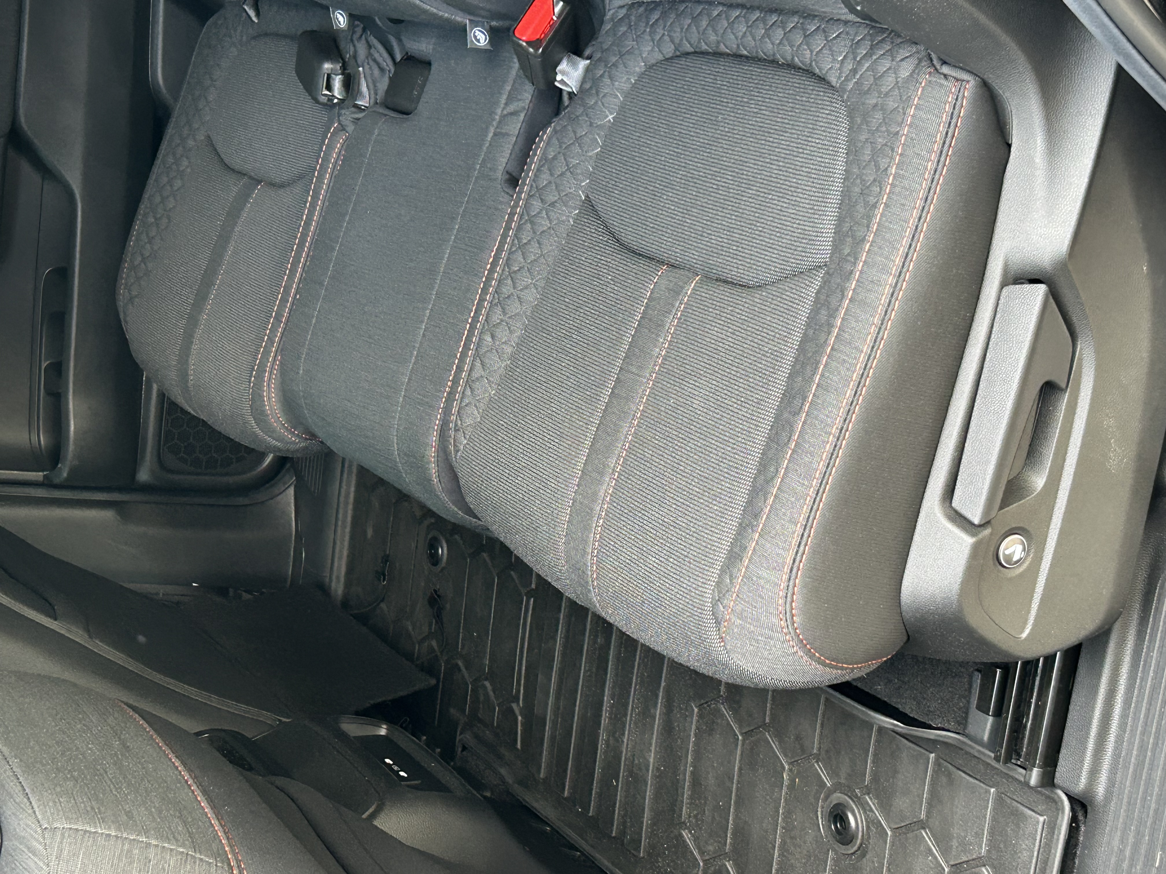 Used 2025 Honda Pilot Sport image 10