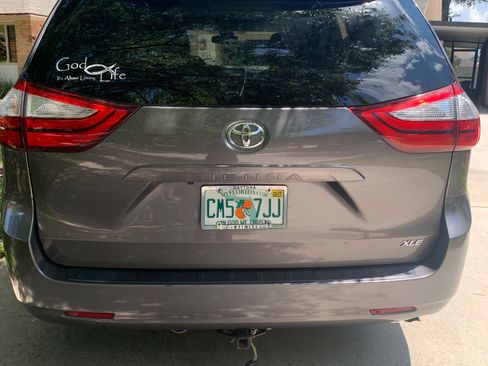 Used 2019 Toyota Sienna XLE FWD image 6