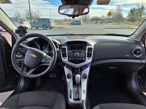 Used 2015 Chevrolet Cruze LT image 14