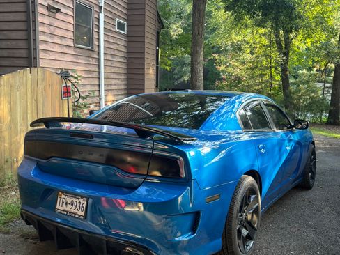 Used 2011 Dodge Charger R/T image 2
