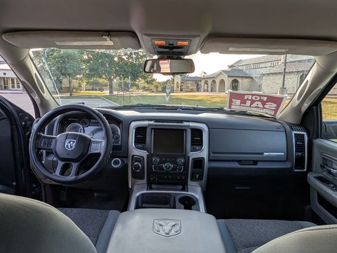 Used 2016 RAM 1500 Big Horn RWD image 9
