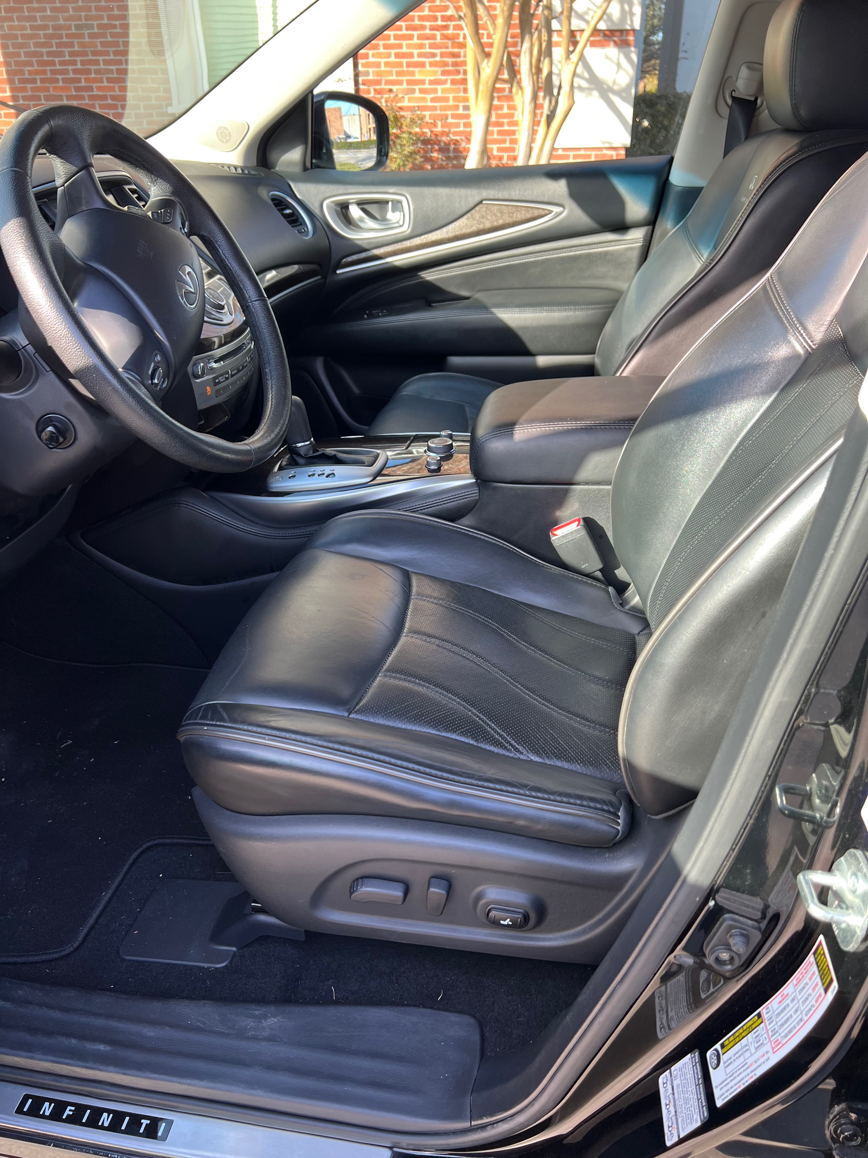 Used 2013 INFINITI JX35 FWD w/ Premium Pkg image 9