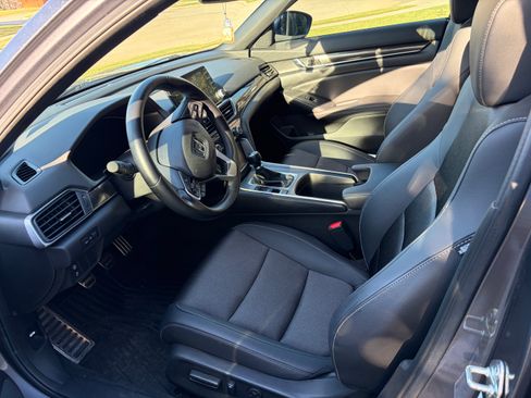 Used 2020 Honda Accord Sport image 6