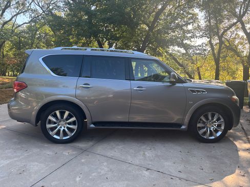 Used 2014 INFINITI QX80 4WD w/ Theater Package image 6
